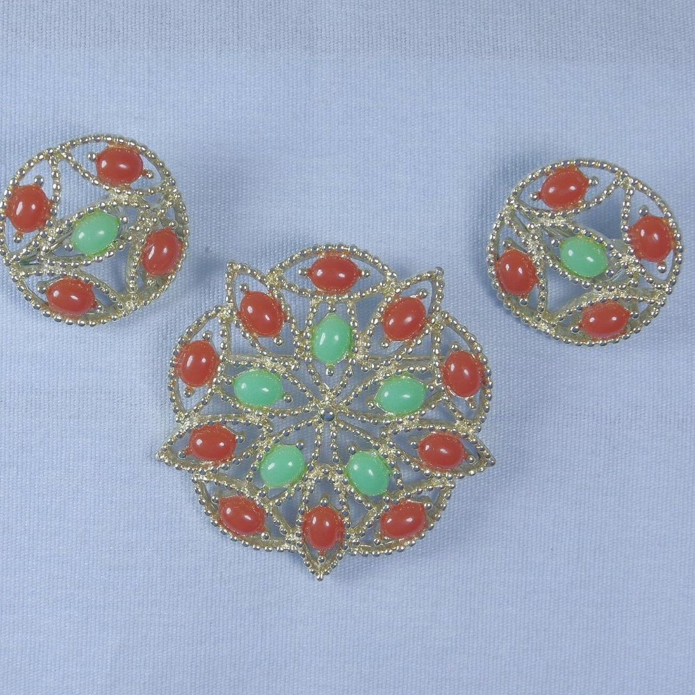 Vintage Sarah Coventry Acapulco Jade & Coral Colored Brooch & Earrings Set, Mint
